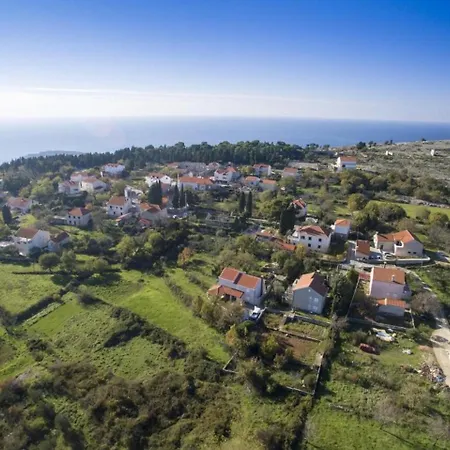Apartment Holiday Trojkovic- Four Bedroom Holiday With Terrace And Swimming Pool