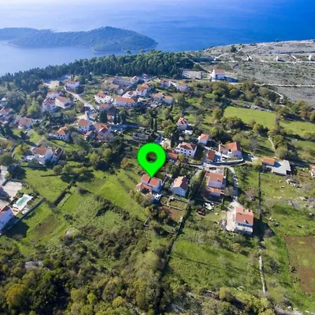 Holiday Trojkovic- Four Bedroom Holiday With Terrace And Swimming Pool