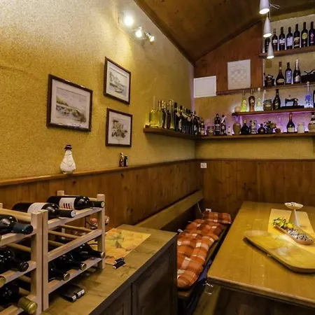 Holiday Trojkovic- Four Bedroom Holiday With Terrace And Swimming Pool *